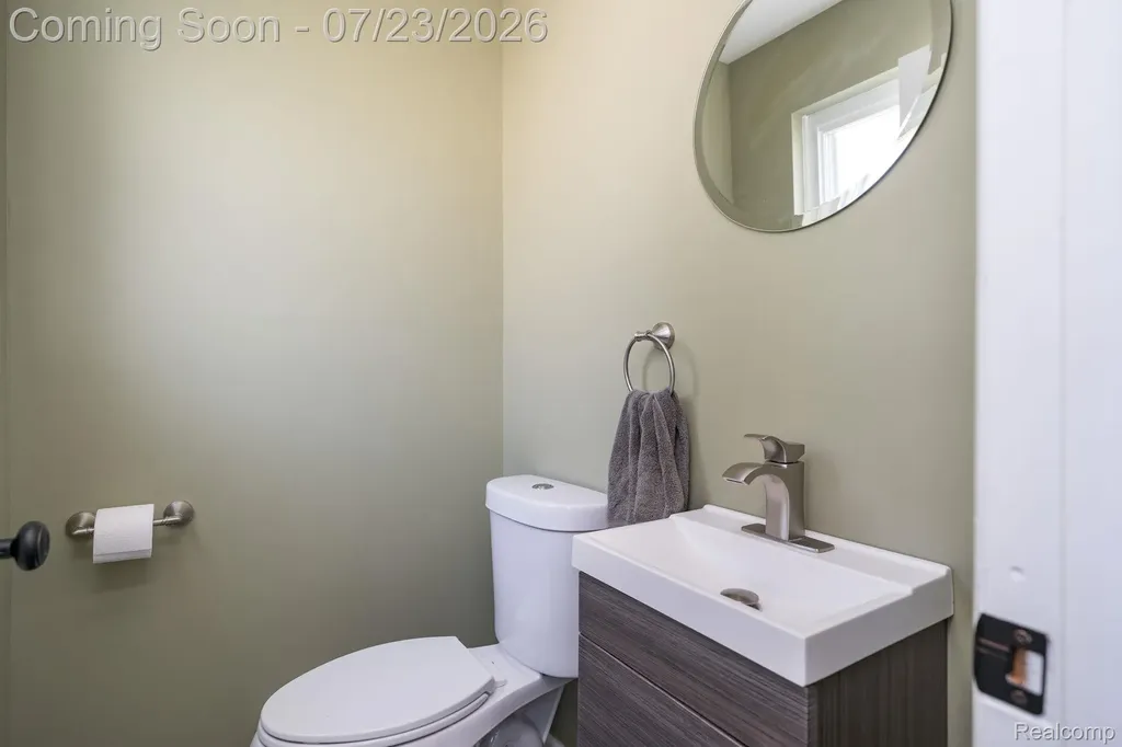 26731 Kelsey Drive Warren City MI 48091