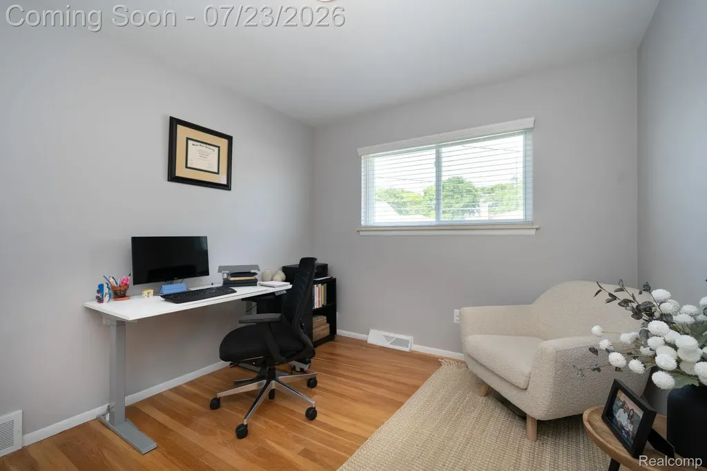26731 Kelsey Drive Warren City MI 48091