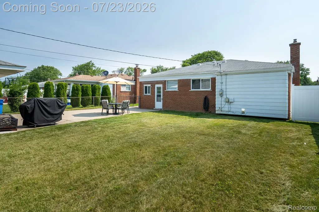 26731 Kelsey Drive Warren City MI 48091