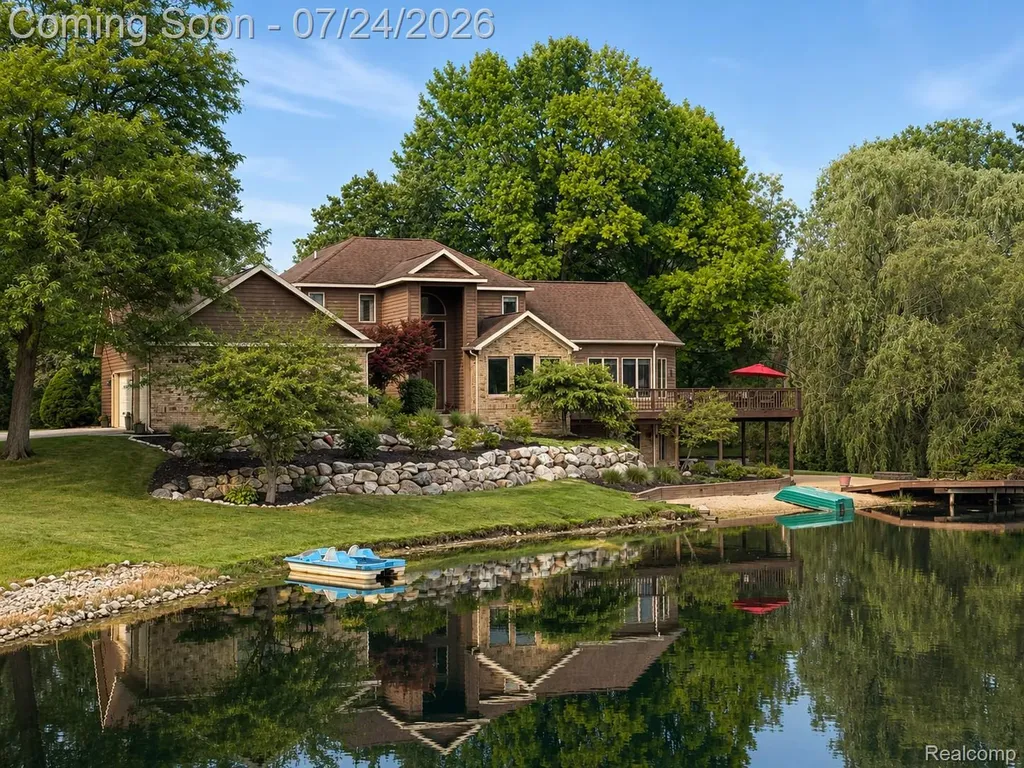 2547 S Shore Drive Flint Charter Township MI 48433