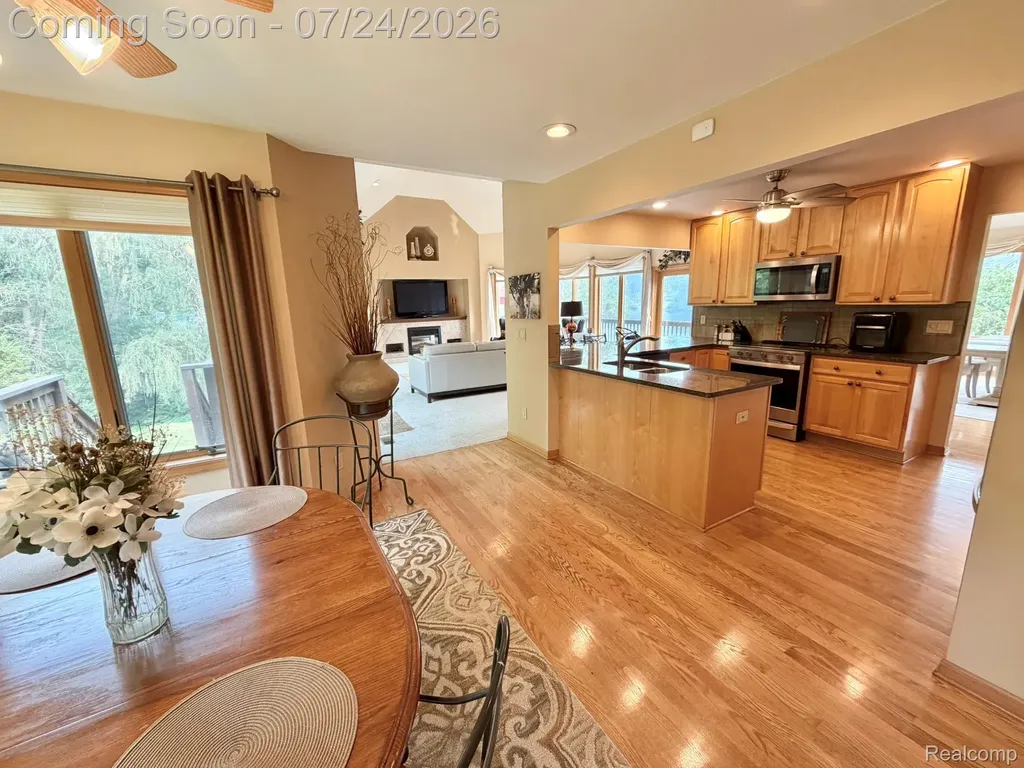 2547 S Shore Drive Flint Charter Township MI 48433