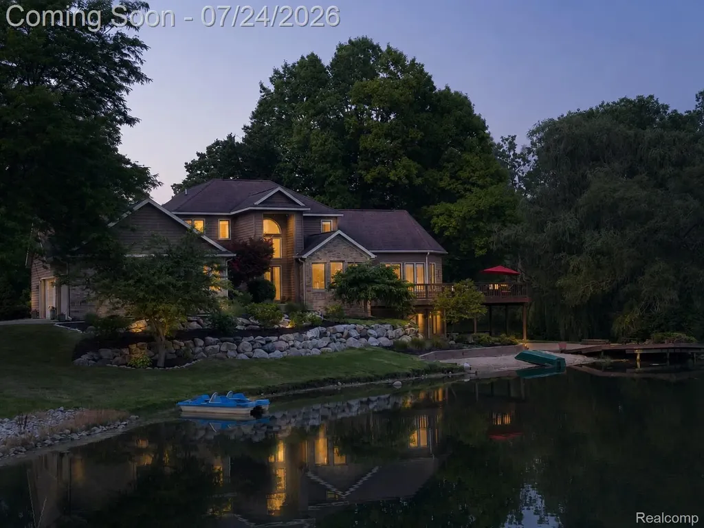 2547 S Shore Drive Flint Charter Township MI 48433