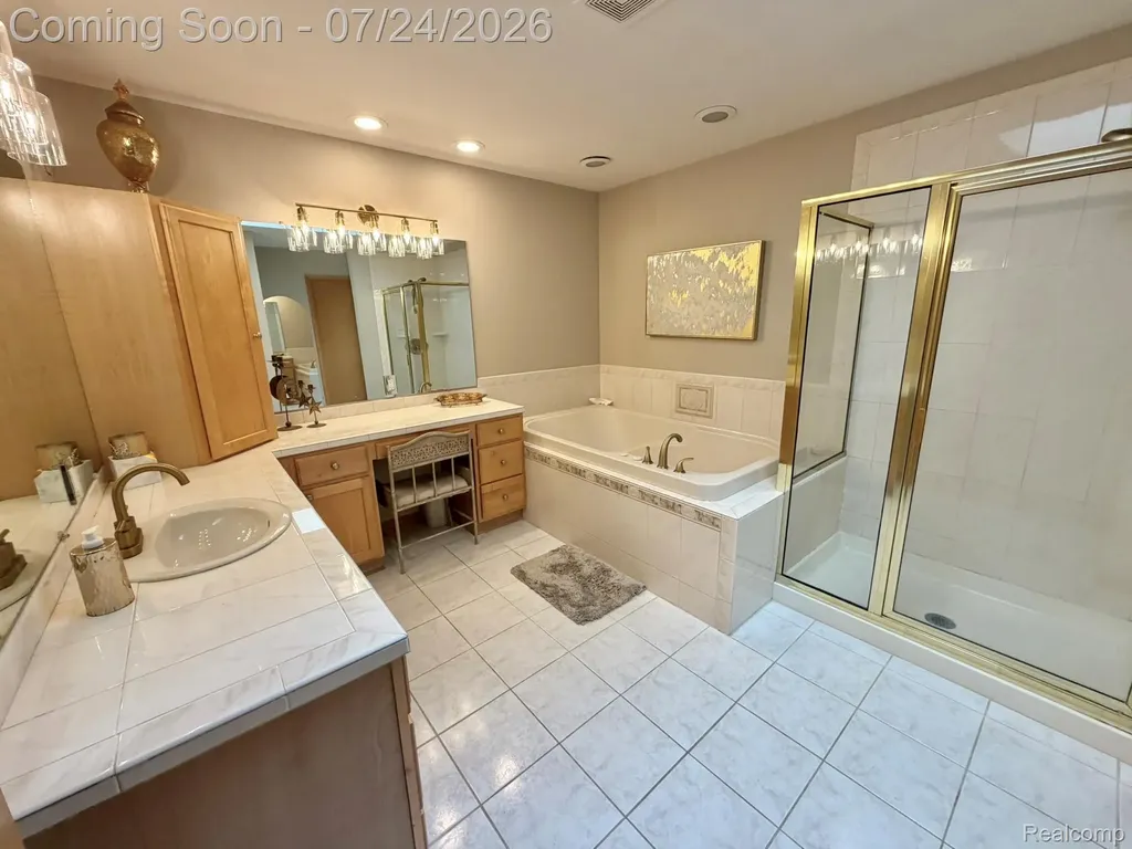 2547 S Shore Drive Flint Charter Township MI 48433