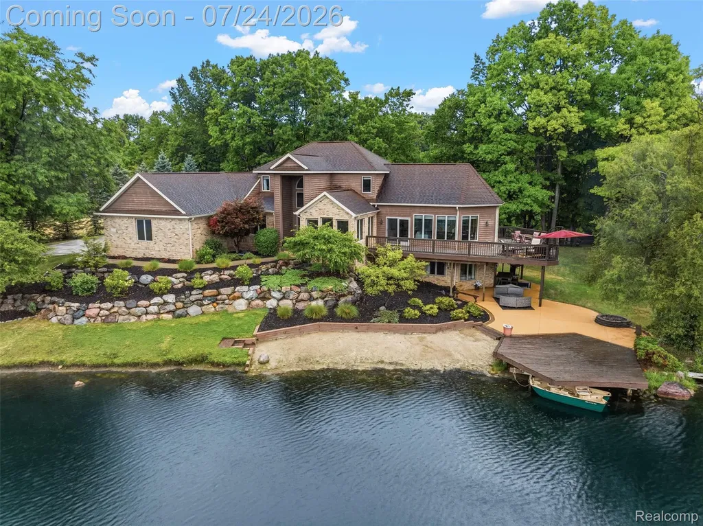 2547 S Shore Drive Flint Charter Township MI 48433