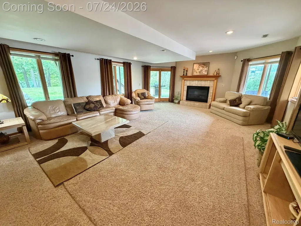 2547 S Shore Drive Flint Charter Township MI 48433