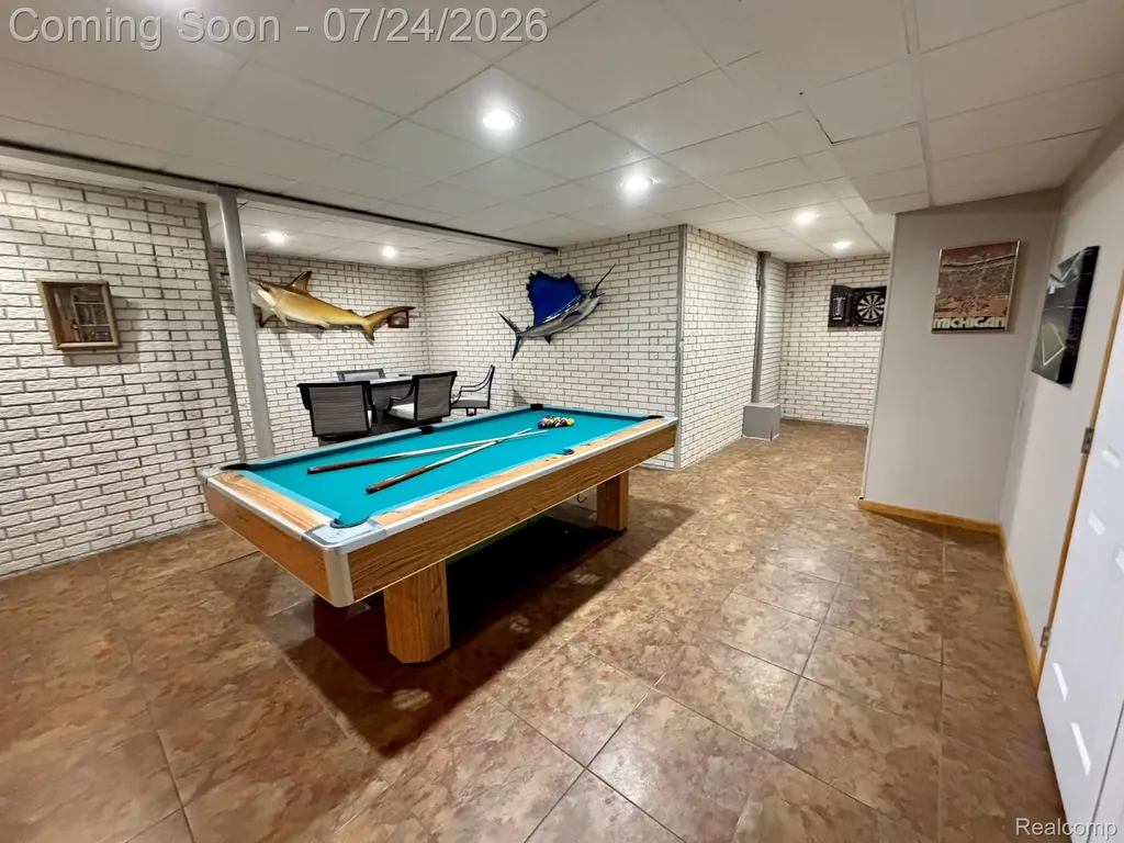 2547 S Shore Drive Flint Charter Township MI 48433
