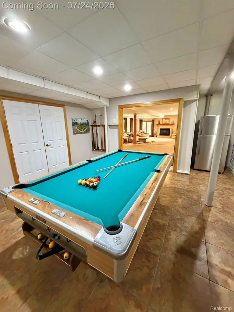 2547 S Shore Drive Flint Charter Township MI 48433