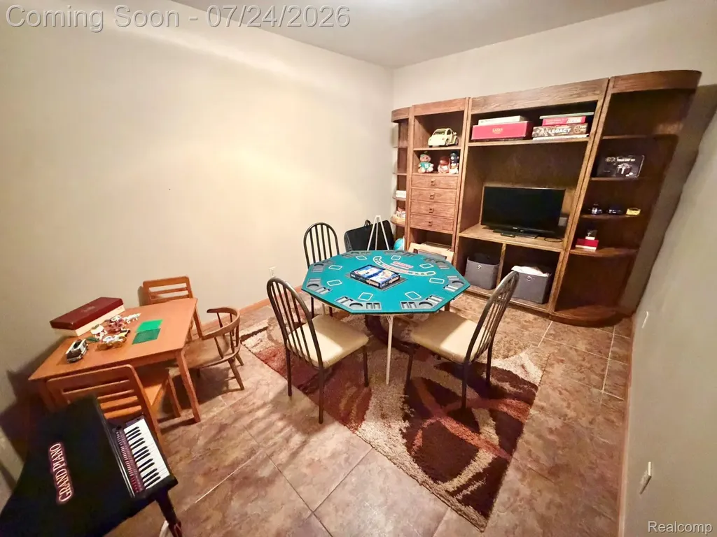 2547 S Shore Drive Flint Charter Township MI 48433