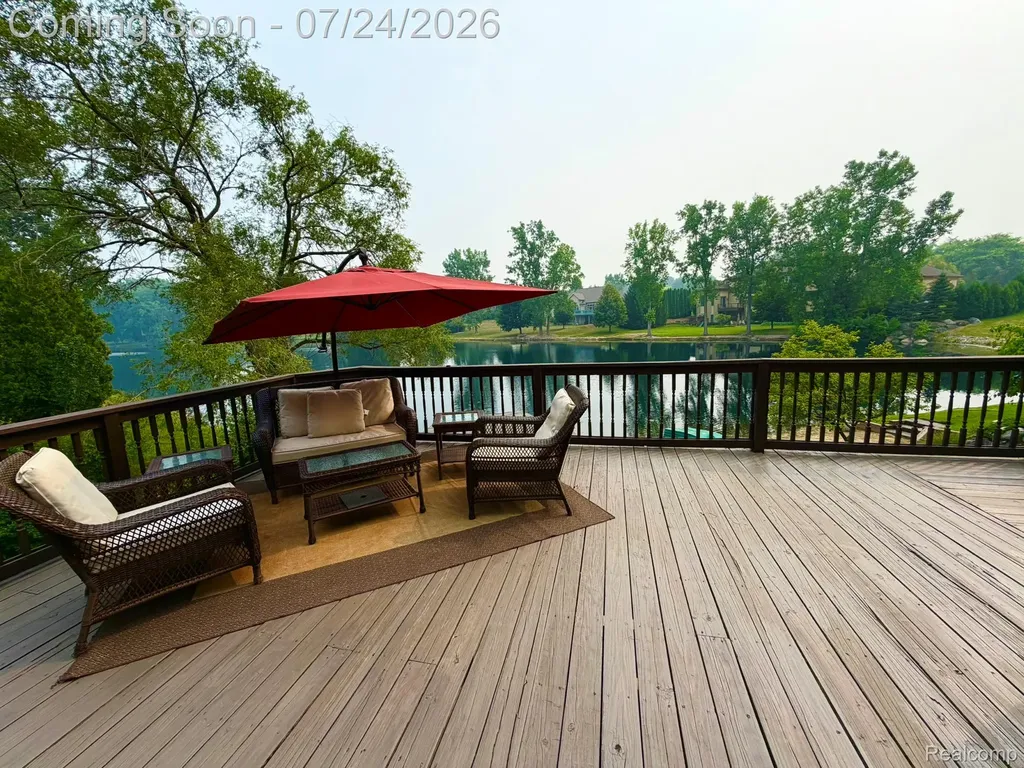 2547 S Shore Drive Flint Charter Township MI 48433