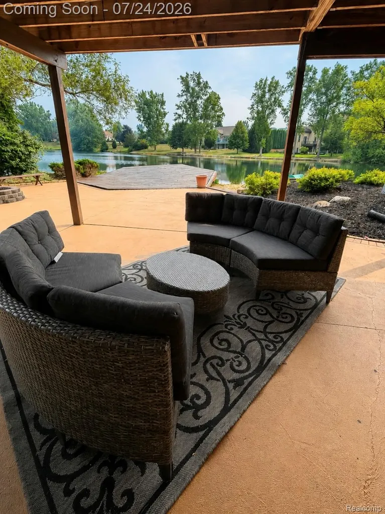 2547 S Shore Drive Flint Charter Township MI 48433
