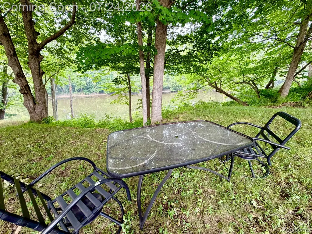 2547 S Shore Drive Flint Charter Township MI 48433