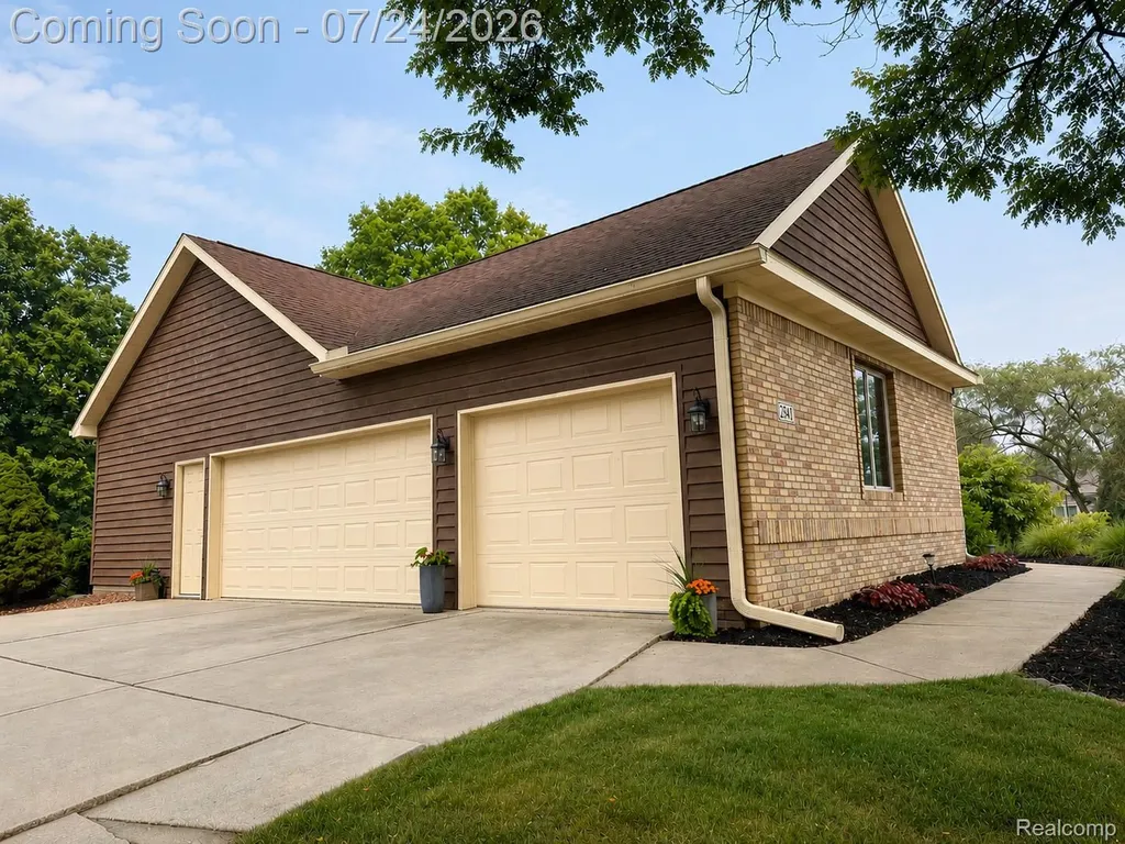 2547 S Shore Drive Flint Charter Township MI 48433