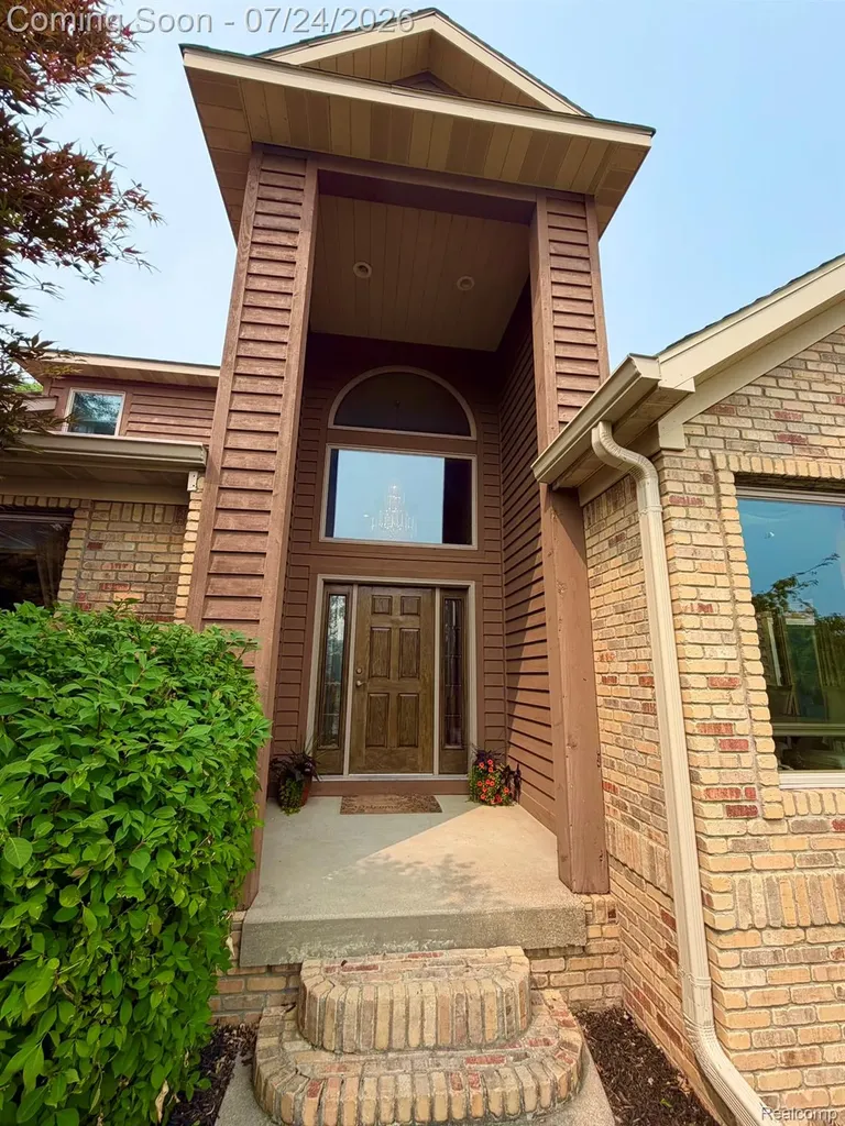 2547 S Shore Drive Flint Charter Township MI 48433