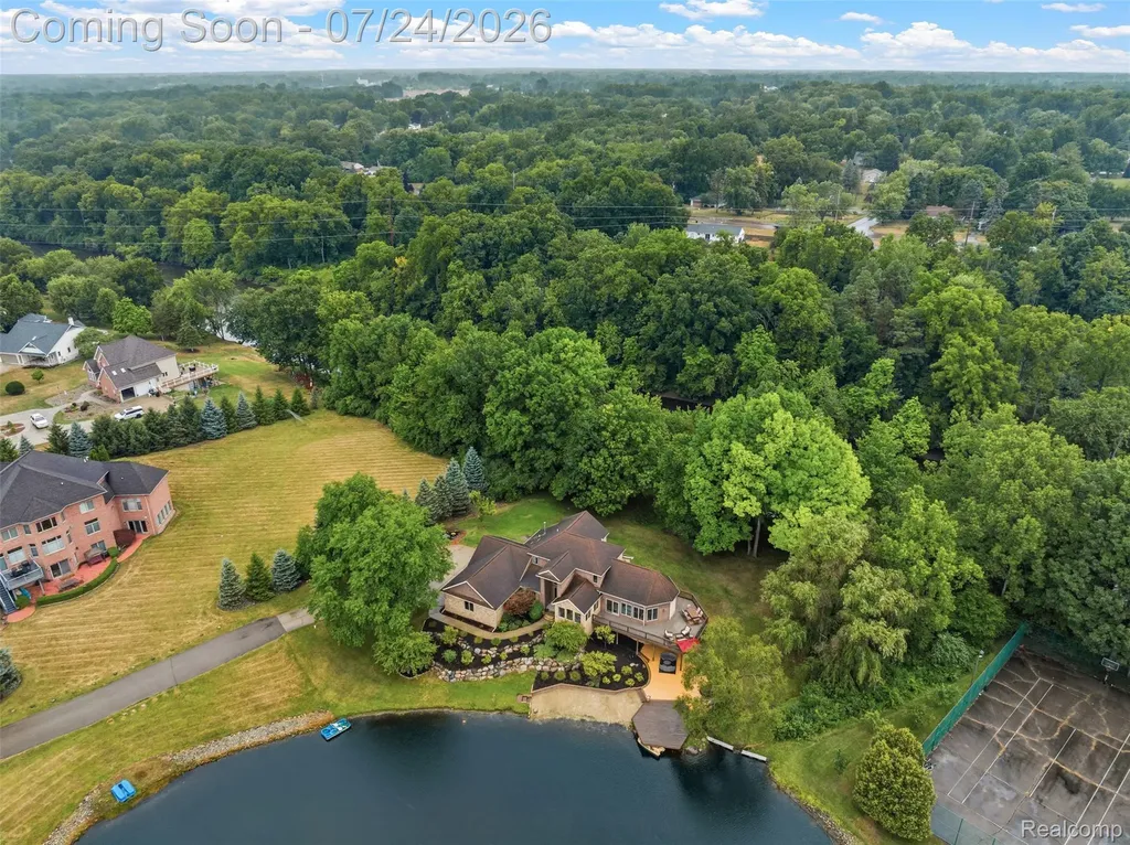 2547 S Shore Drive Flint Charter Township MI 48433