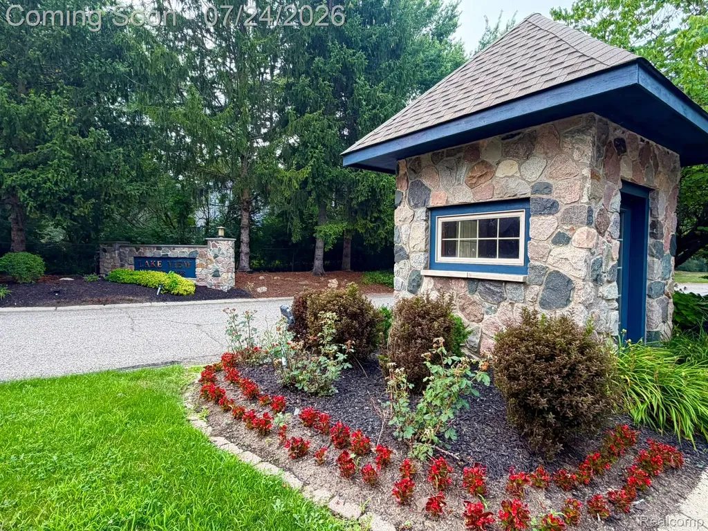 2547 S Shore Drive Flint Charter Township MI 48433
