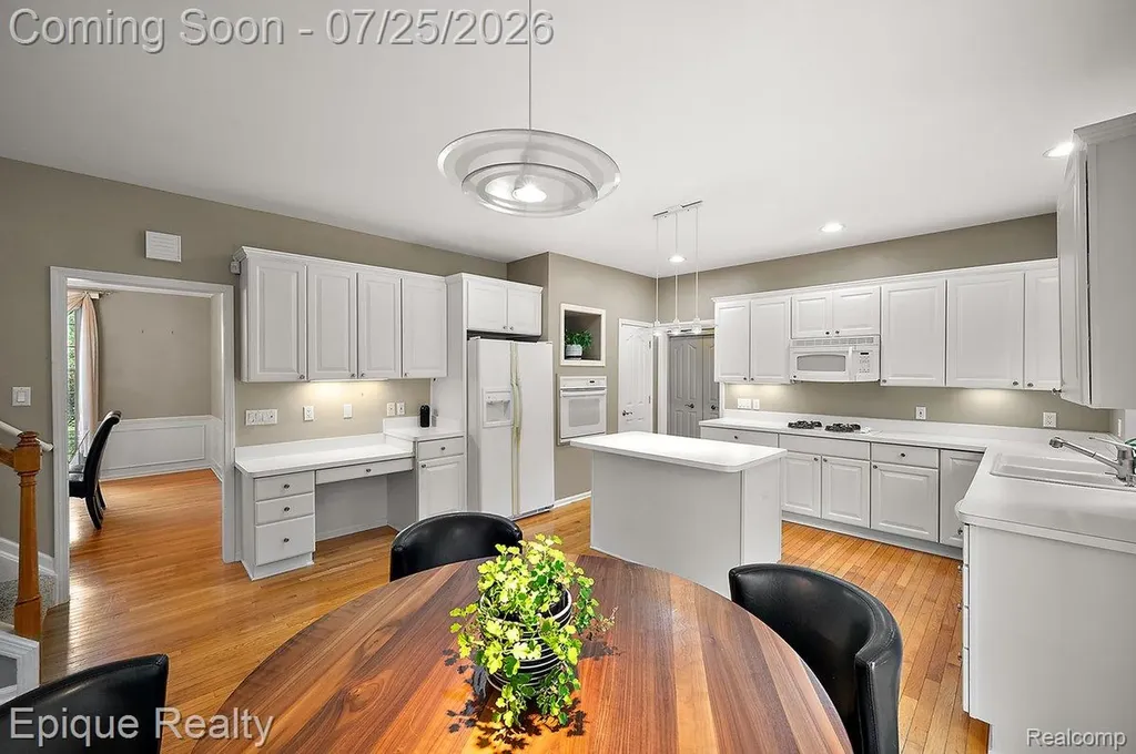 1909 Catlin Drive Rochester City MI 48306