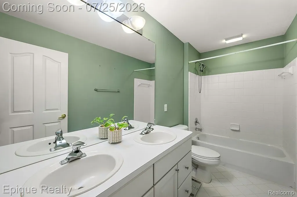 1909 Catlin Drive Rochester City MI 48306