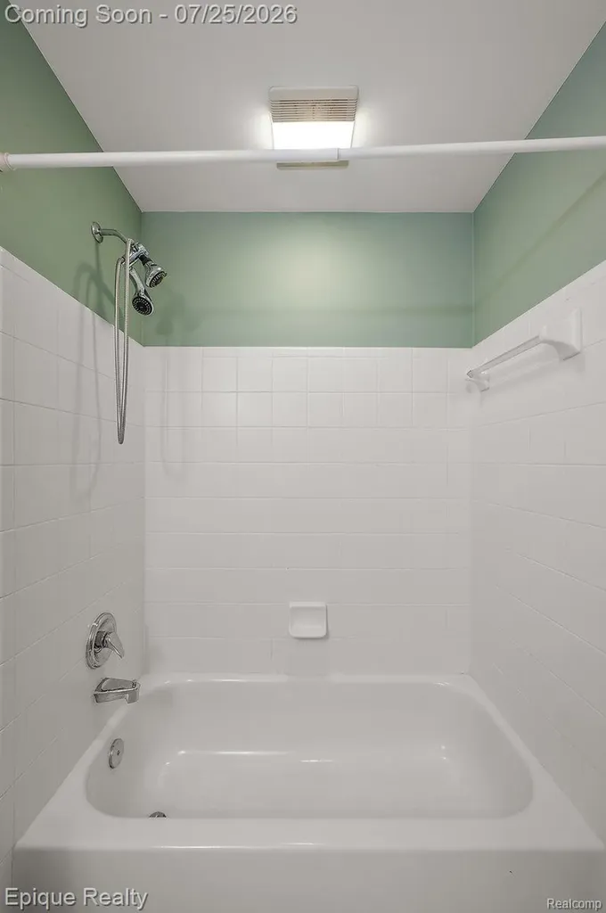 1909 Catlin Drive Rochester City MI 48306