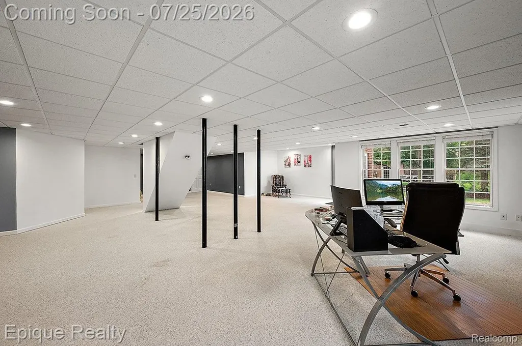 1909 Catlin Drive Rochester City MI 48306