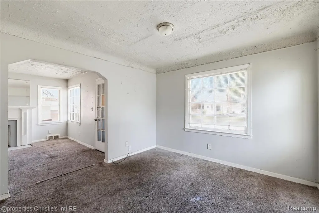 16101 Fenmore Street Detroit City MI 48235