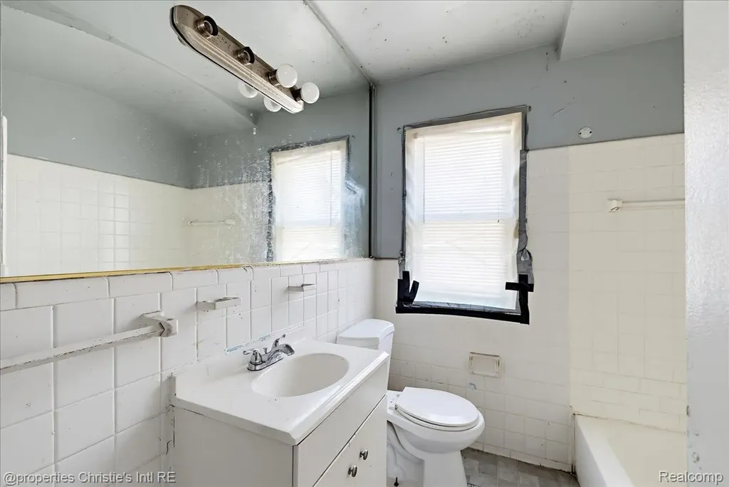 16101 Fenmore Street Detroit City MI 48235