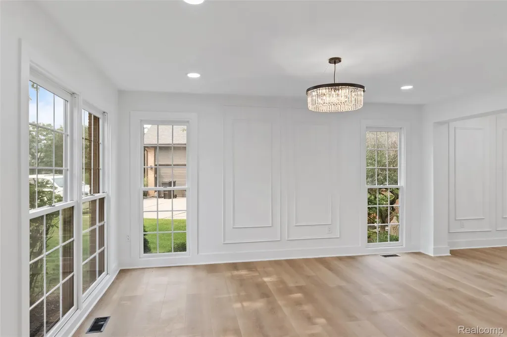 2841 Treyburn Lane West Bloomfield Charter Township MI 48324