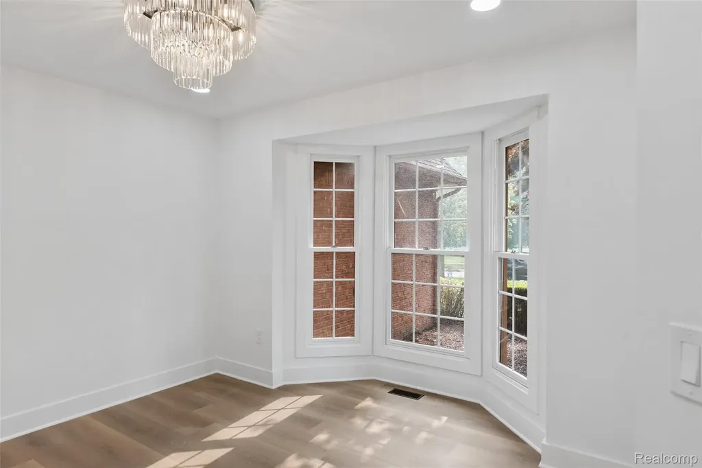 2841 Treyburn Lane West Bloomfield Charter Township MI 48324