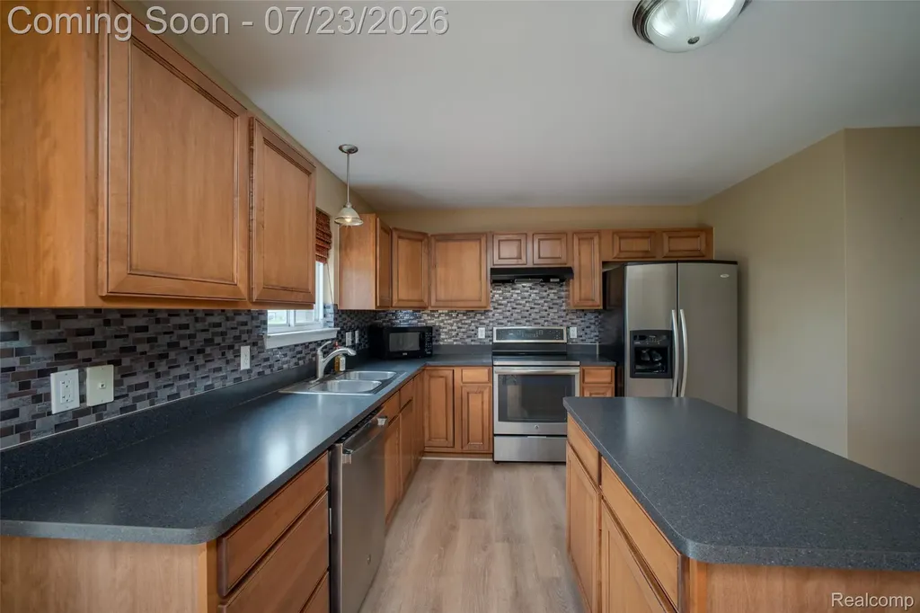 10117 Island Lake Drive Taylor City MI 48180