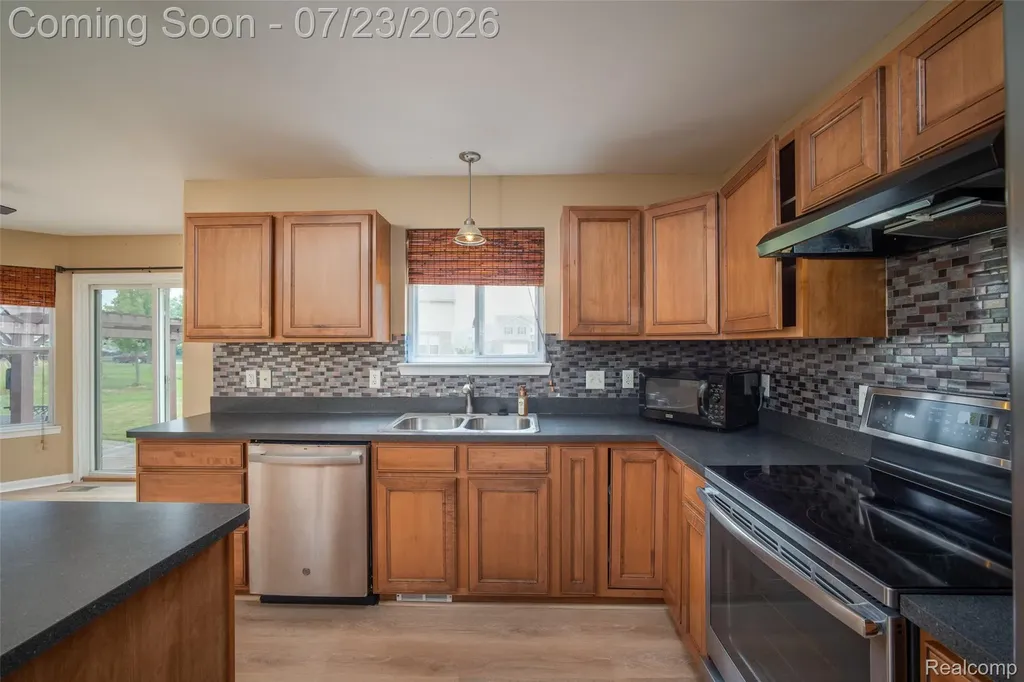 10117 Island Lake Drive Taylor City MI 48180