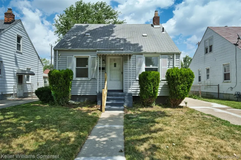 19693 Elkhart Street Harper Woods City MI 48225