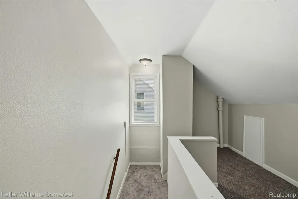 19693 Elkhart Street Harper Woods City MI 48225