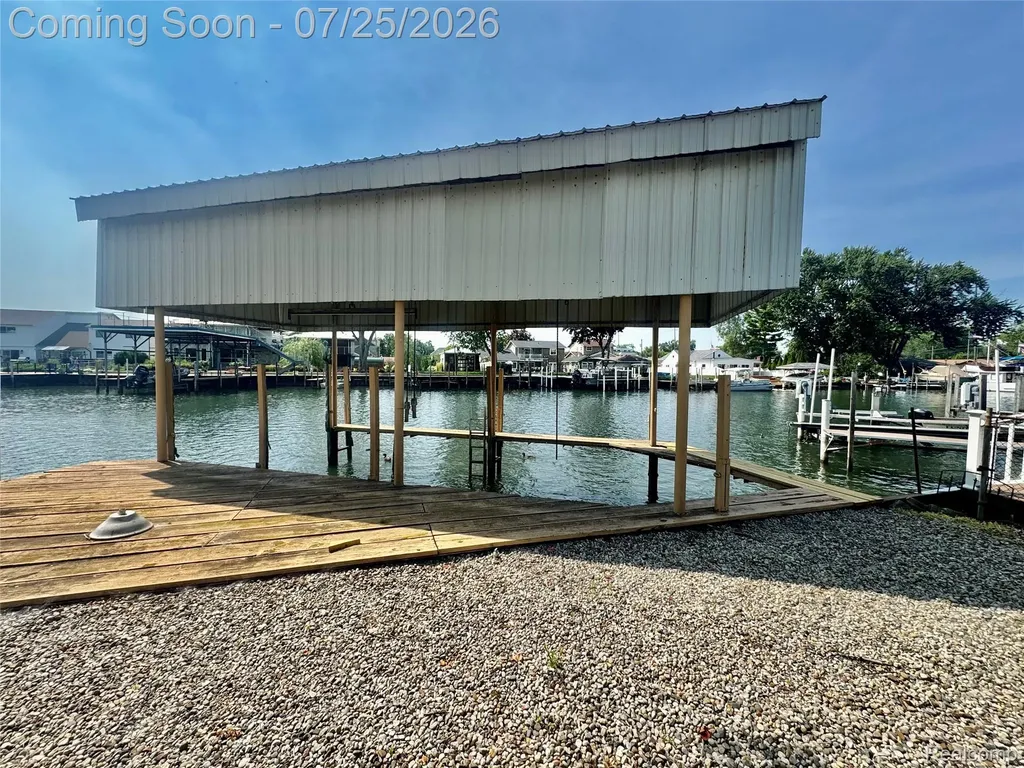 30066 Bayview Drive Gibraltar City MI 48173