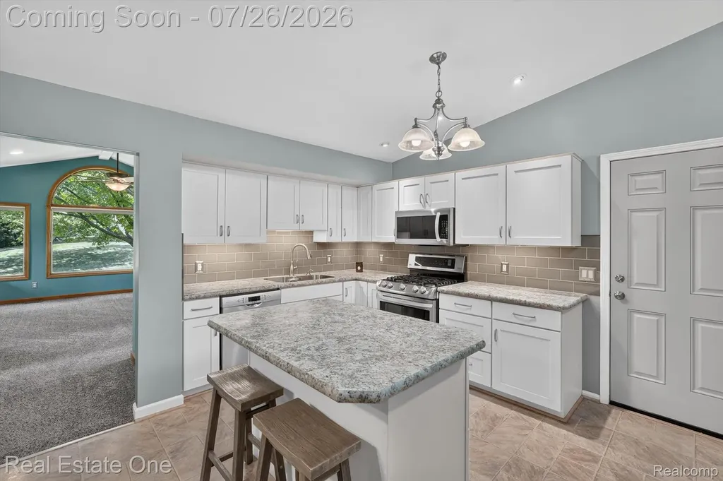 7255 Hall Road Springfield Charter Township MI 48350