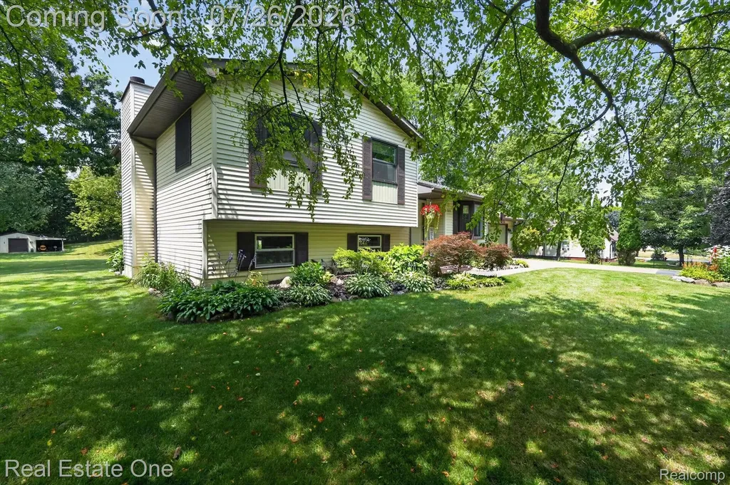 7255 Hall Road Springfield Charter Township MI 48350