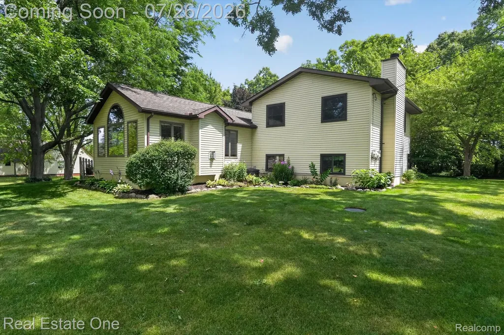 7255 Hall Road Springfield Charter Township MI 48350