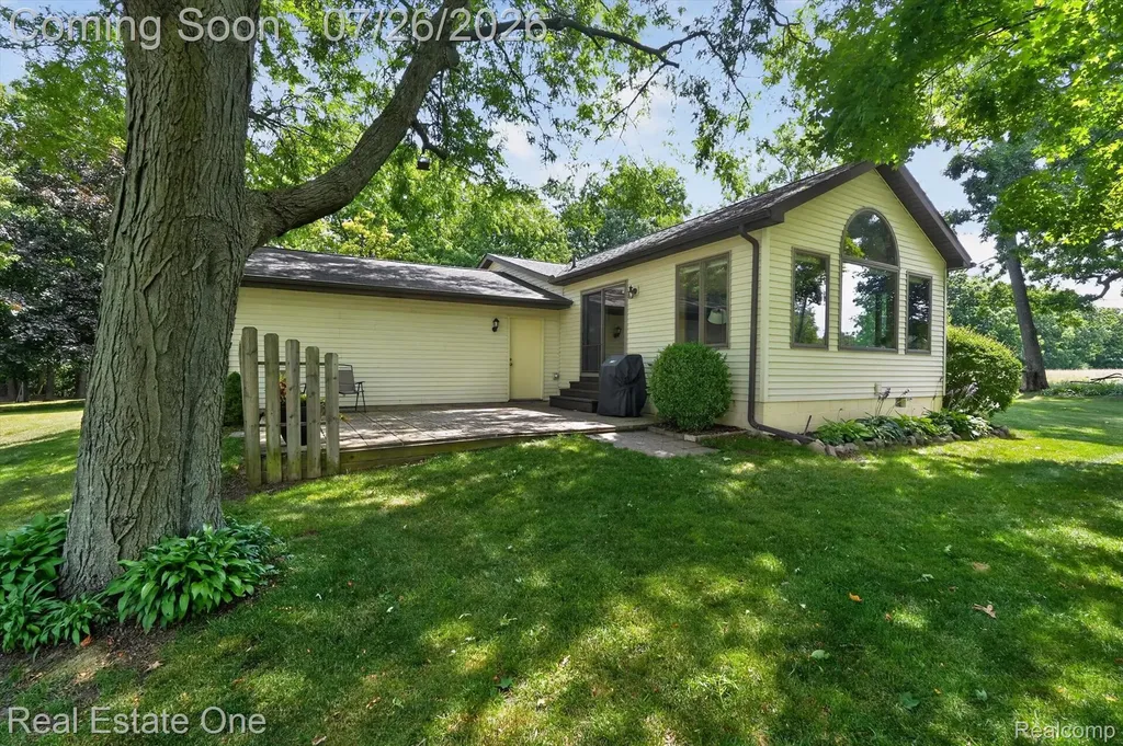 7255 Hall Road Springfield Charter Township MI 48350
