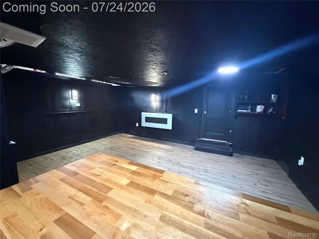 8215 Bramell Detroit City MI 48239