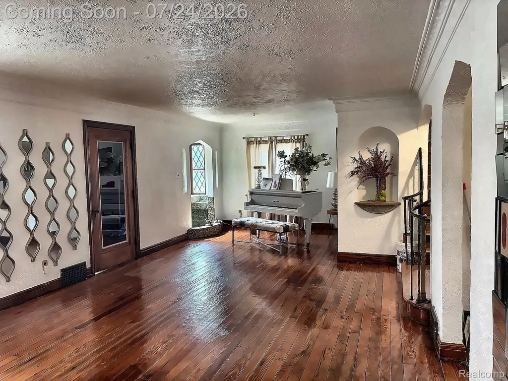 8215 Bramell Detroit City MI 48239