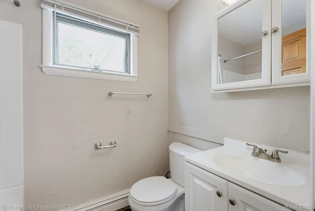 2424 Dallas Avenue Royal Oak City MI 48067