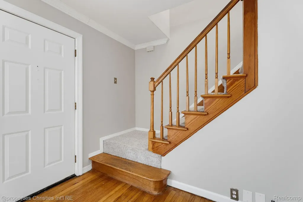 2424 Dallas Avenue Royal Oak City MI 48067