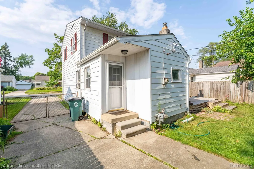 2424 Dallas Avenue Royal Oak City MI 48067
