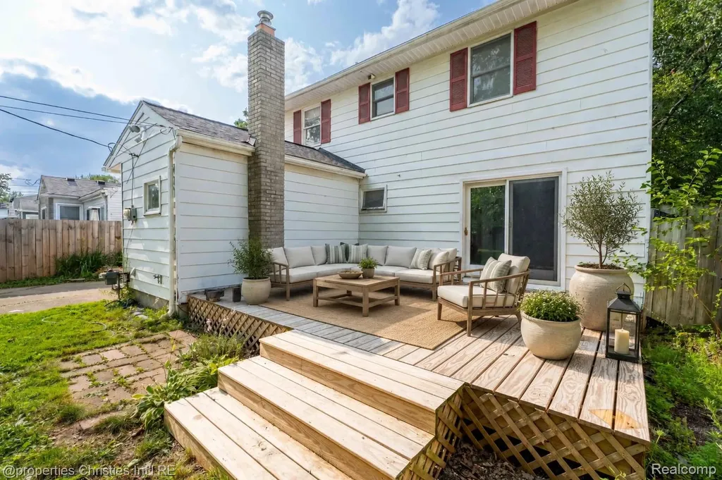 2424 Dallas Avenue Royal Oak City MI 48067