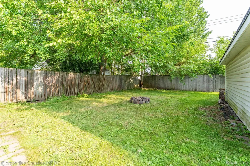 2424 Dallas Avenue Royal Oak City MI 48067