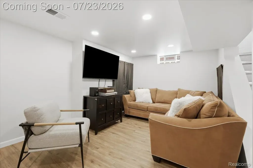 3221 Ferris Avenue Royal Oak City MI 48073