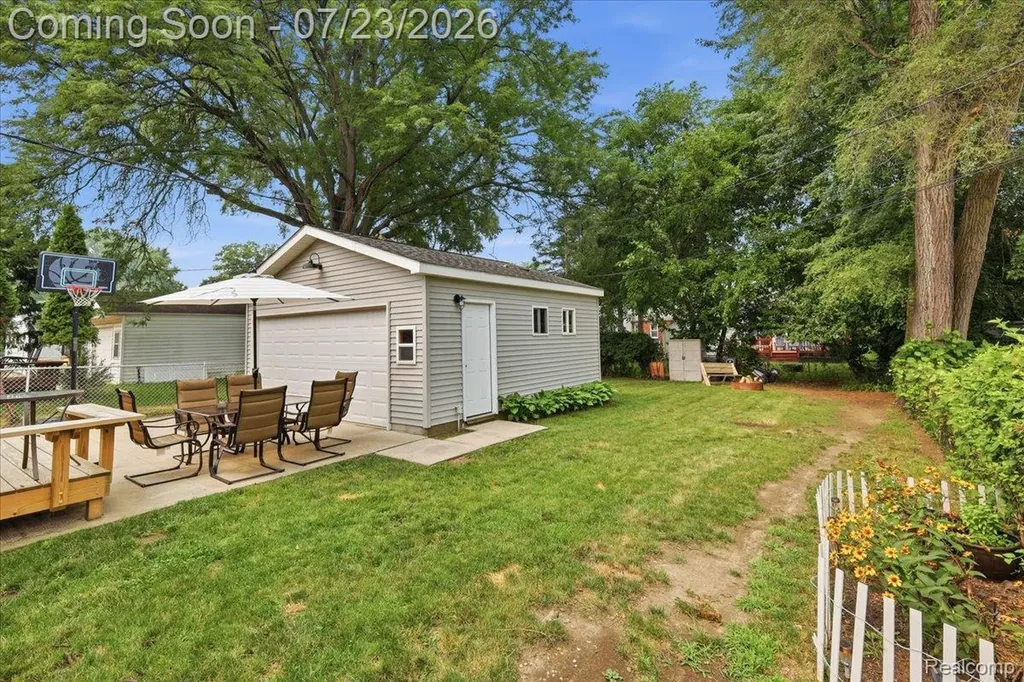 3221 Ferris Avenue Royal Oak City MI 48073