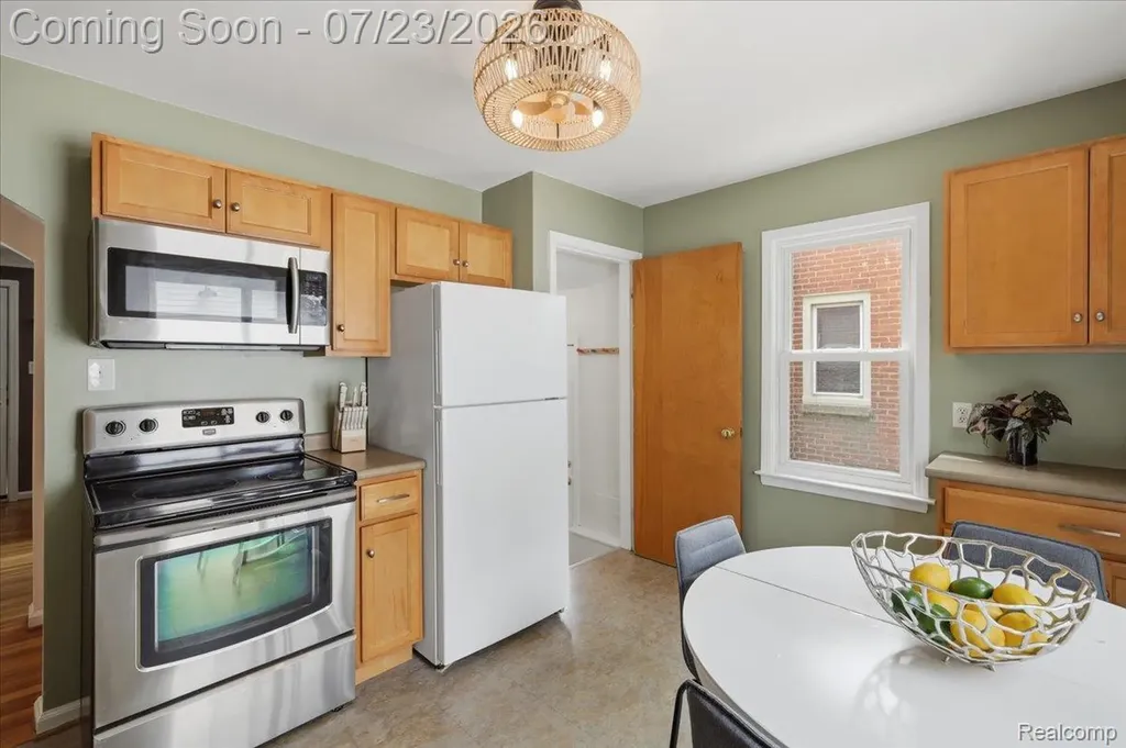 3221 Ferris Avenue Royal Oak City MI 48073