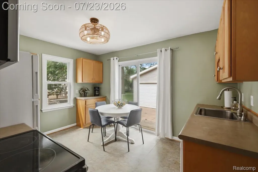 3221 Ferris Avenue Royal Oak City MI 48073