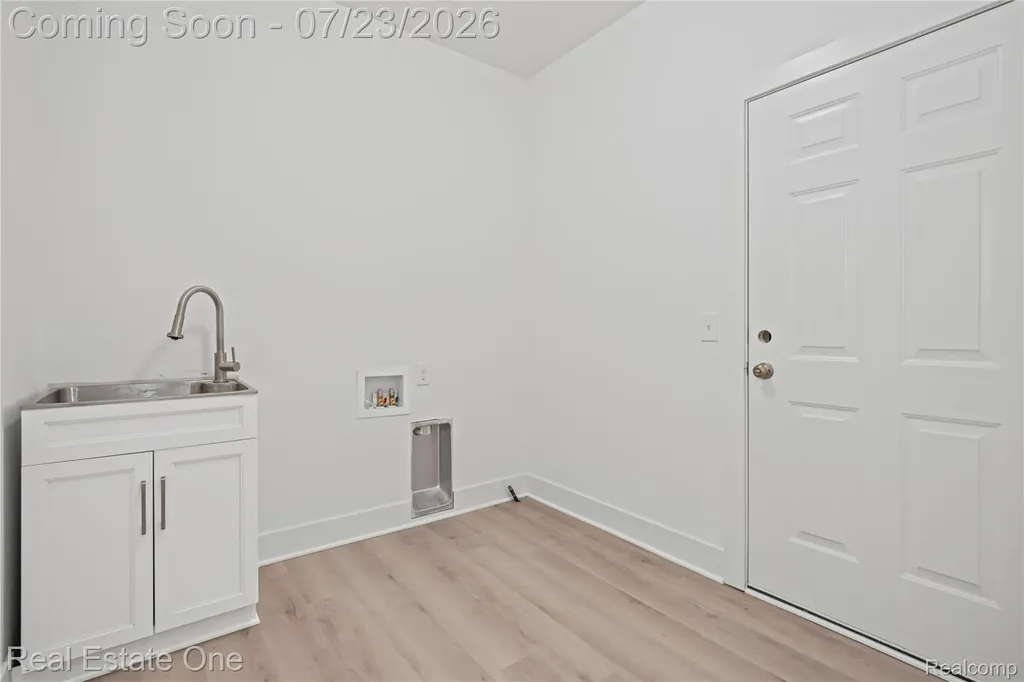 7453 Village Court Springfield Charter Township MI 48350