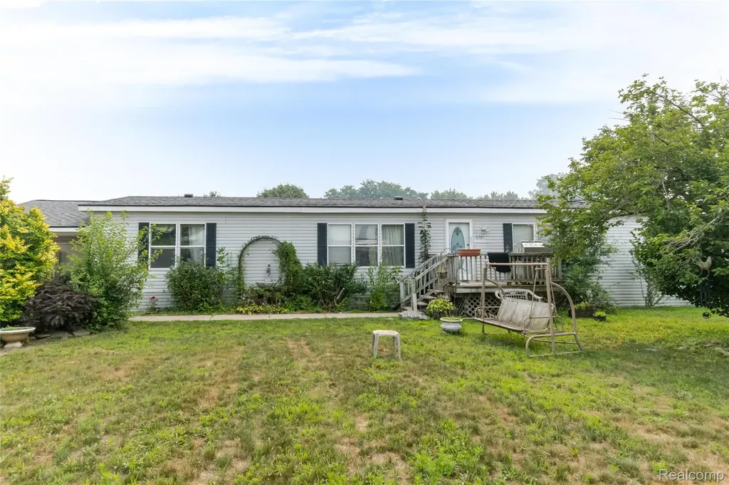 6721 Senate Street #406 Van Buren Charter Township MI 48111
