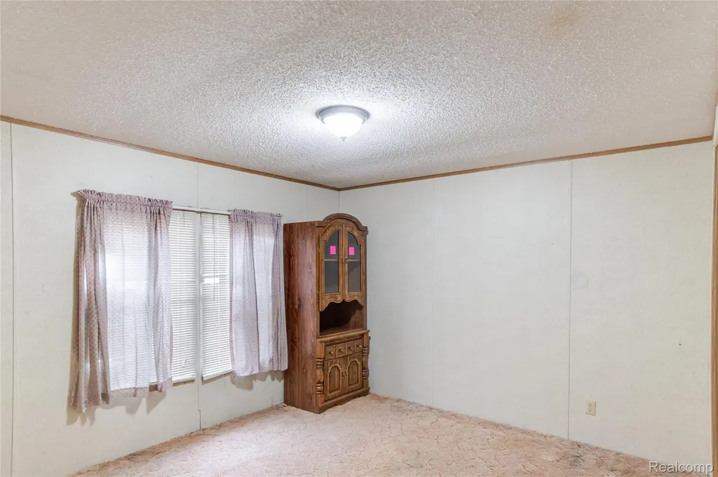 6721 Senate Street #406 Van Buren Charter Township MI 48111